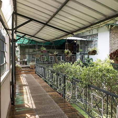 Oyo 2402 Hotel Highwinds Shillong Buitenkant foto