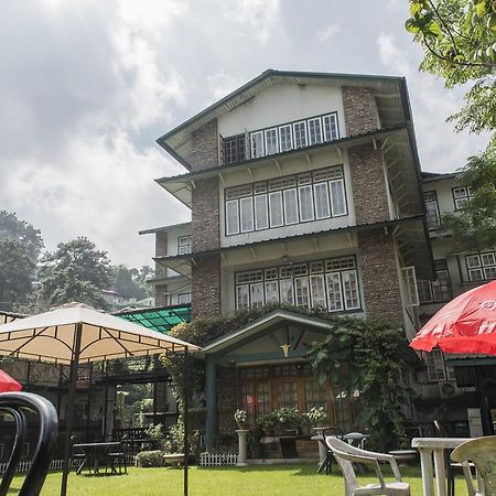 Oyo 2402 Hotel Highwinds Shillong Buitenkant foto