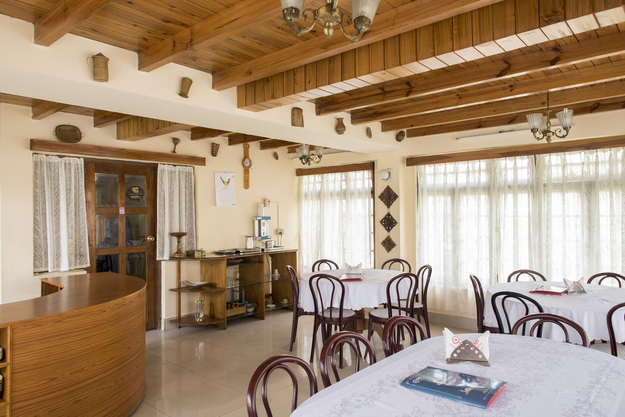 Oyo 2402 Hotel Highwinds Shillong Buitenkant foto