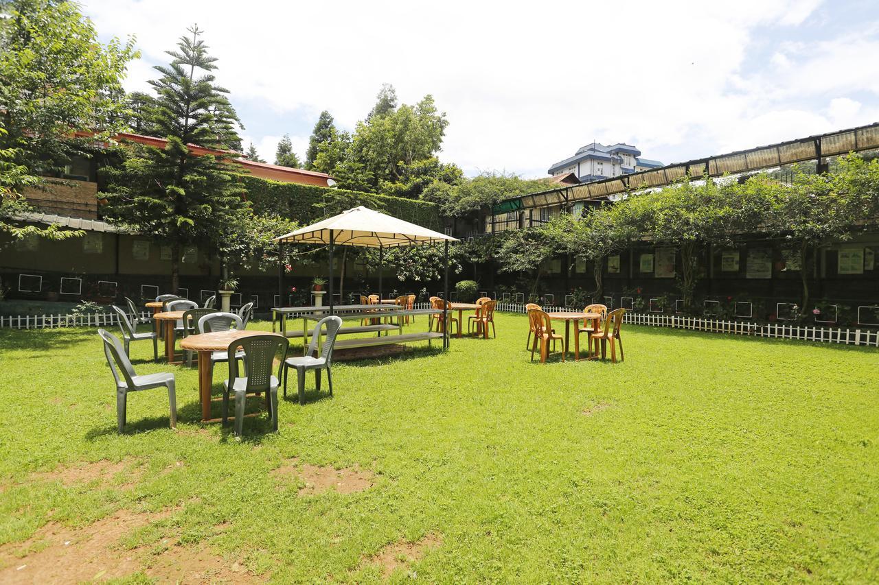 Oyo 2402 Hotel Highwinds Shillong Buitenkant foto