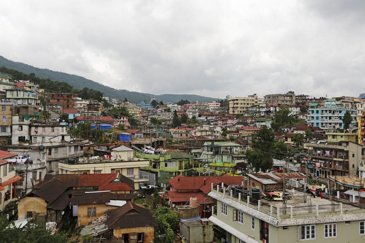 Oyo 2402 Hotel Highwinds Shillong Buitenkant foto
