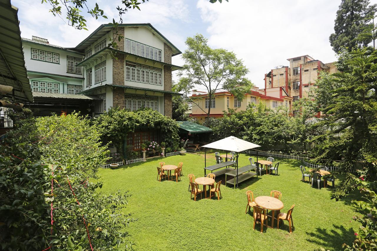 Oyo 2402 Hotel Highwinds Shillong Buitenkant foto