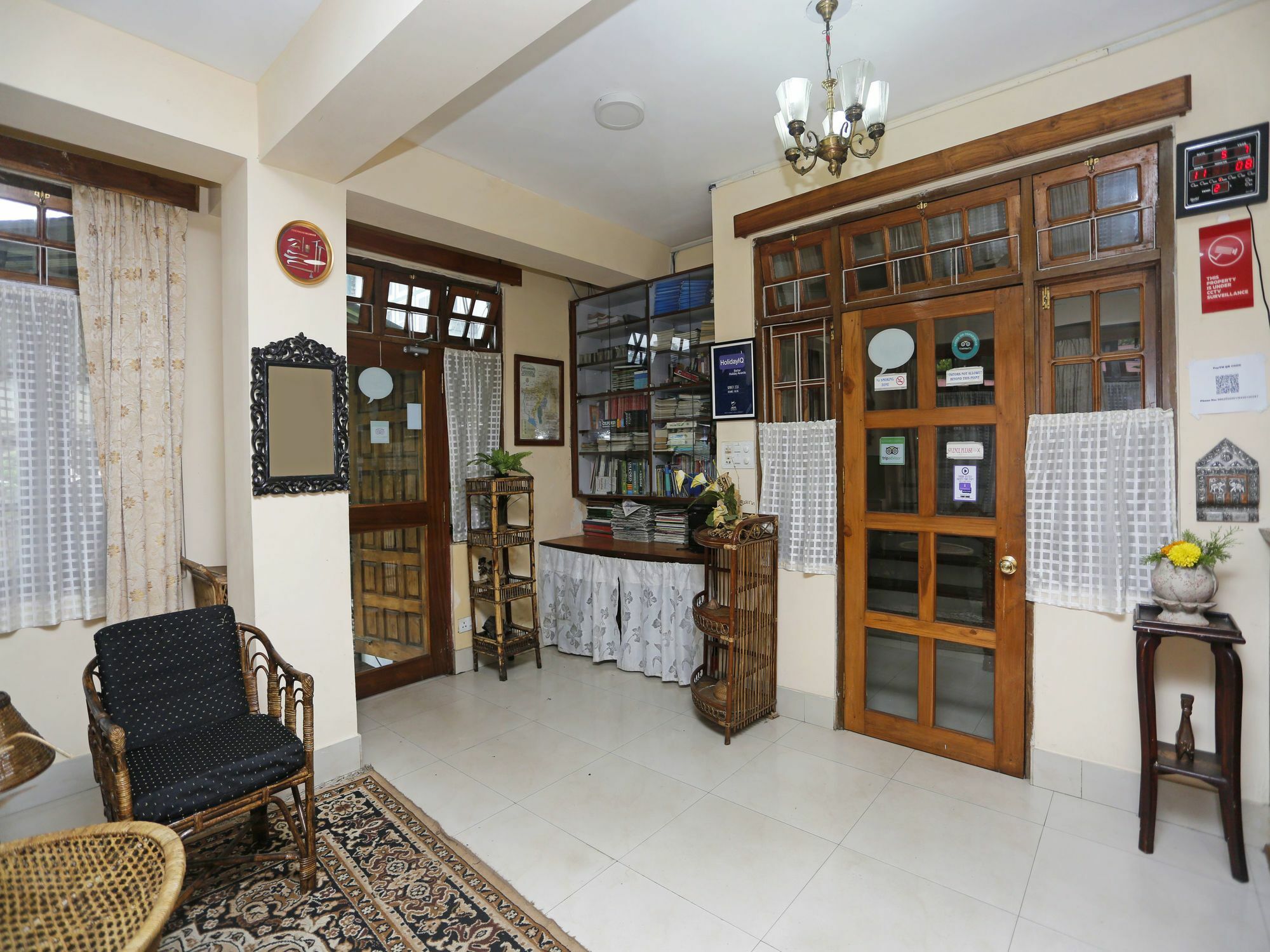 Oyo 2402 Hotel Highwinds Shillong Buitenkant foto