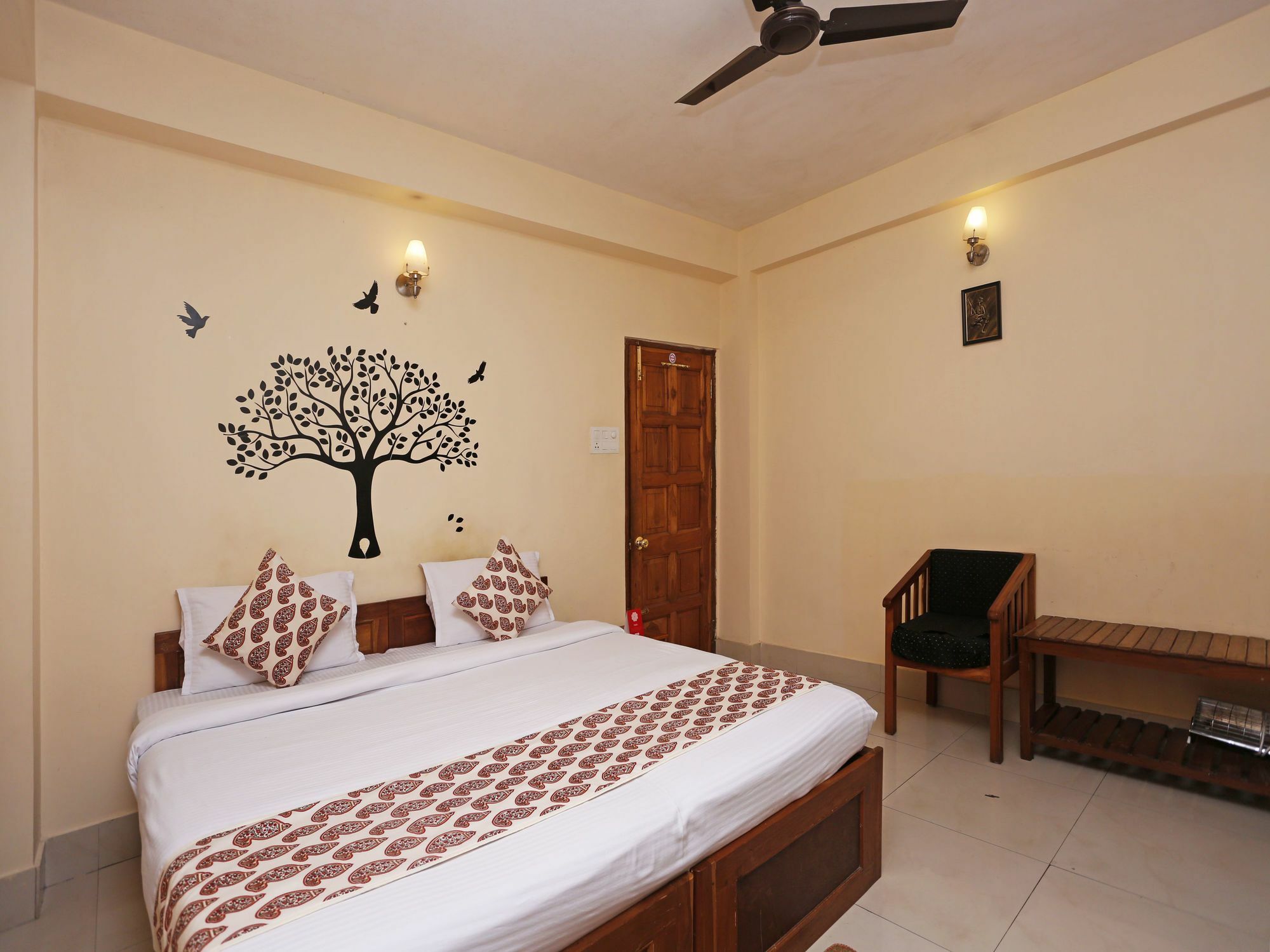 Oyo 2402 Hotel Highwinds Shillong Buitenkant foto